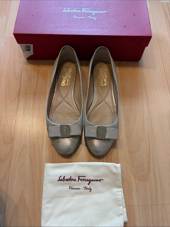 Salvatore Ferragamo Shoes - Salvatore Ferragamo Metallic Silver Leather Vara Bow Flats